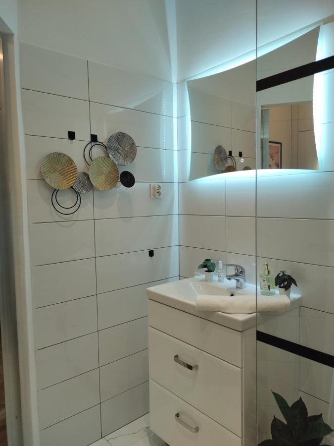 Day & Night By Cooee Apartments Varşovia Exterior foto